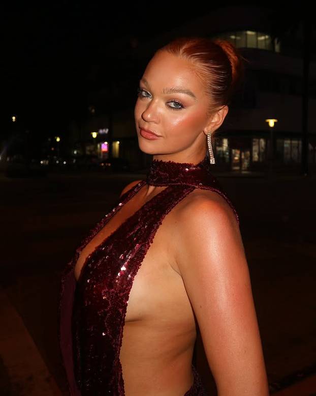 FOTO Misica iz Britanije: Previše sam zgodna i uspješna pa mi muškarci uopće ne prilaze