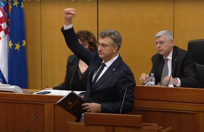 Andrej Plenković priznaje dvije Hrvatske: onu koja mu poslušno plješće i onu s kojom se svađa