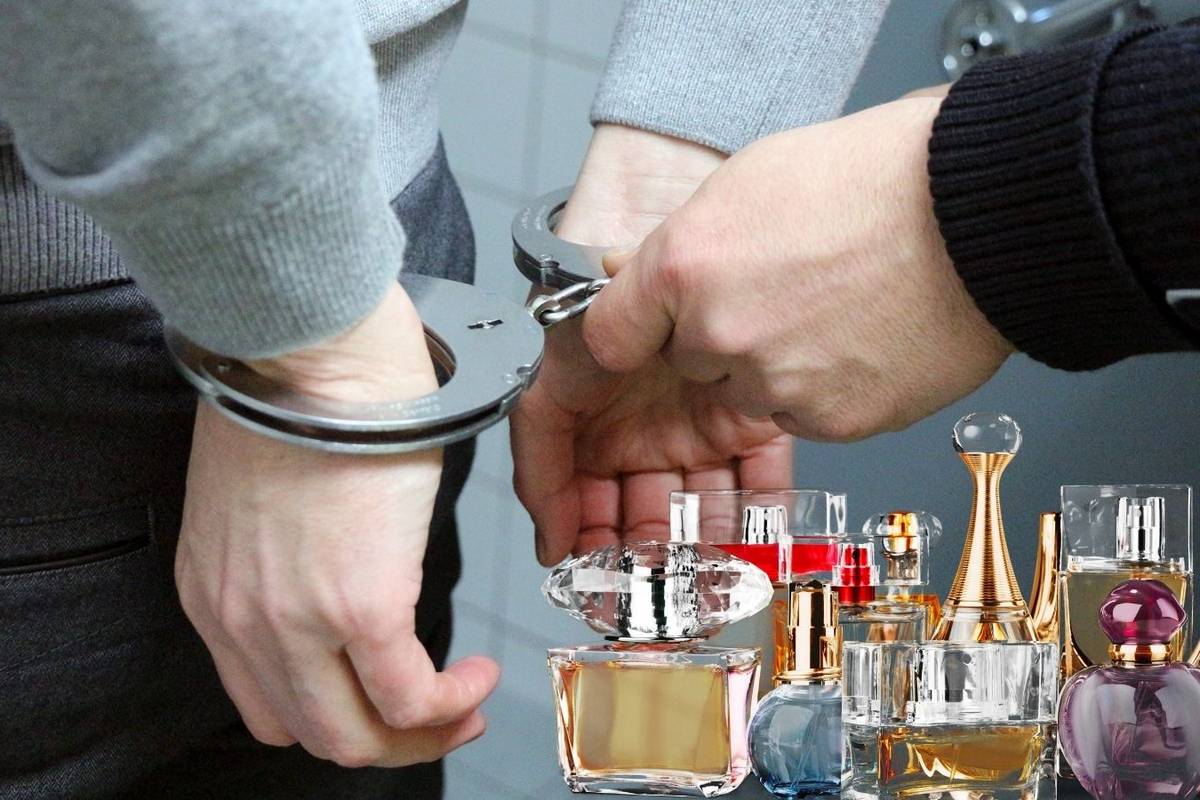 Ulovili mladog razbojnika (19): Okomio se na drogerije po Zagrebu, ukrao je 24 parfema