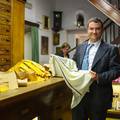 Ovo je obitelj papinih krojača: Šivali smo za šest papa, samo najfinija vuna. Cijena? Tajna...