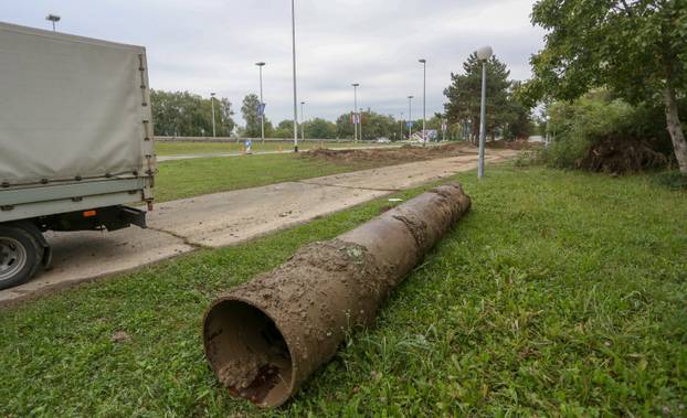Zagreb: Nastavak radova nakon puknuÄa vodovodne cijevi u Utrinama