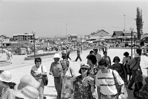 Brojni vjernici na obilježavanju 10. godišnjice ukazanja u Međurgorju, 25.6.1991.