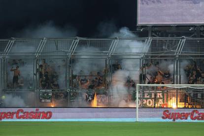 FOTO Slovenci bušili balone, jedan se popeo na kavez, a Rijeka očekuje Uefinu kaznu...