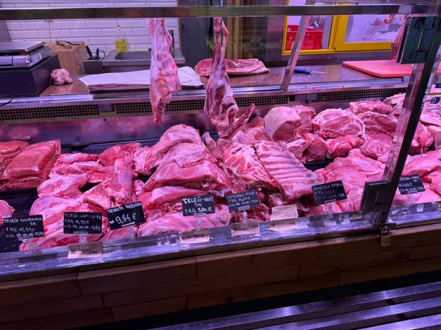 24SATA NA DOLCU Ovo su cijene s tržnice u Zagrebu uoči Uskrsa!