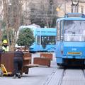 FOTO Grad postavio žardinjere u Draškovićevoj, a već smetaju: Radnici ih jutros morali micati