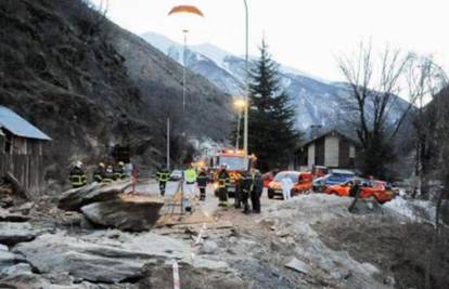 Odlomila se stijena velika 10 metara, poginulo dvoje djece