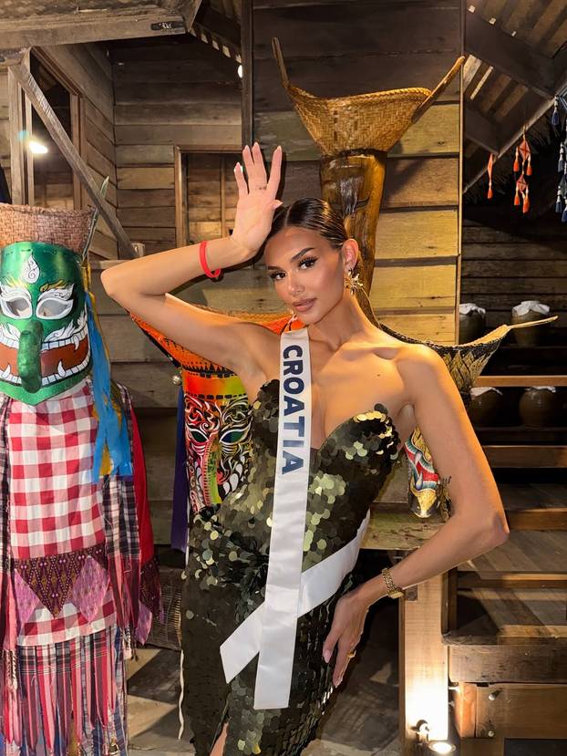 FOTO Svi outfiti naše missice: Evo u kojim se kombinacijama do sada predstavila s lentom