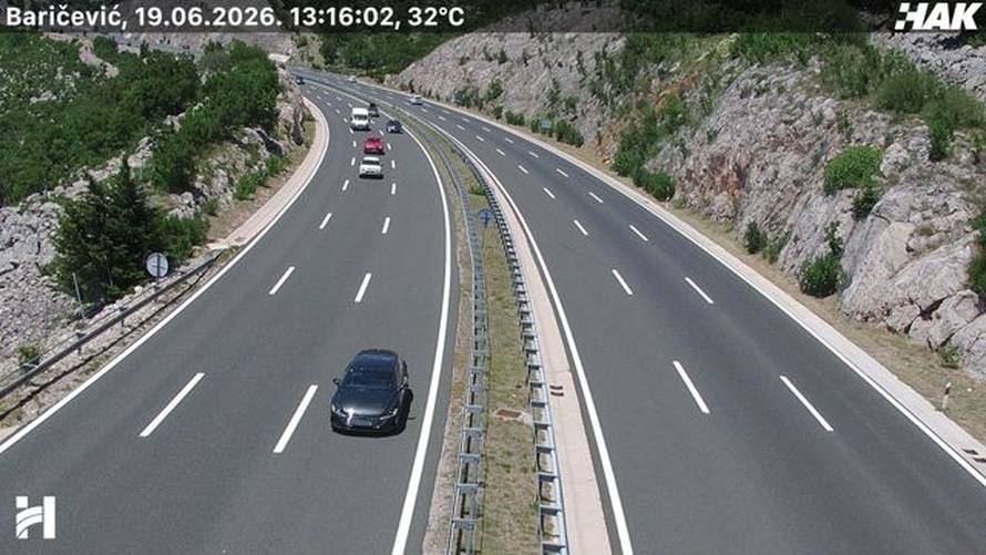 FOTO Skratili petak i požurili na produženi vikend: Ogromna gužva kod Lučkog prema moru