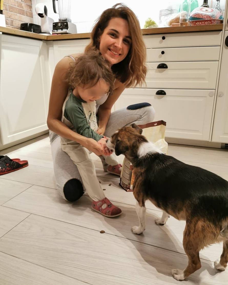 Muž Doris Pinčić 'licka' se u salonu: Jesam li manji frajer?