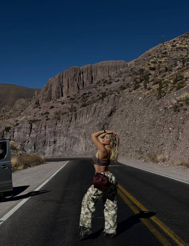 FOTO Godina nova, a Wanda po starom. Tange, bujni dekolte i novi partner: 'Prava ljubav...'