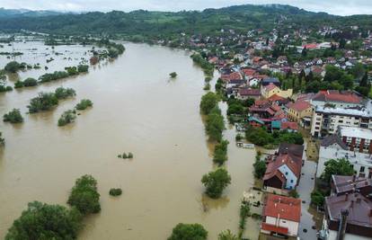 Hrvatska je poplavljena, a Zoran Čavlović se hvali da nam je sustav obrane odličan