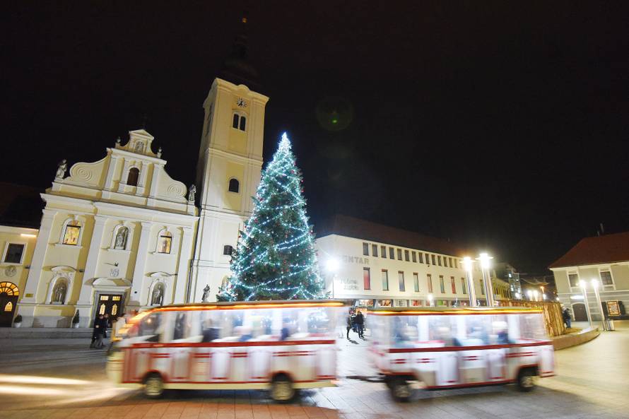 Bilo kuda, Advent svuda: Evo kako izgledaju hrvatski gradovi