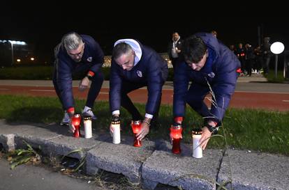 VIDEO Pogledajte kako 'vatreni' u centru Zagreba odaju počast žrtvama Domovinskog rata