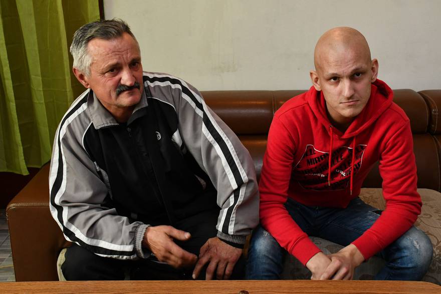 Dvadestpetogodišnji mladić Ante Cserenko boluje od raka pluća