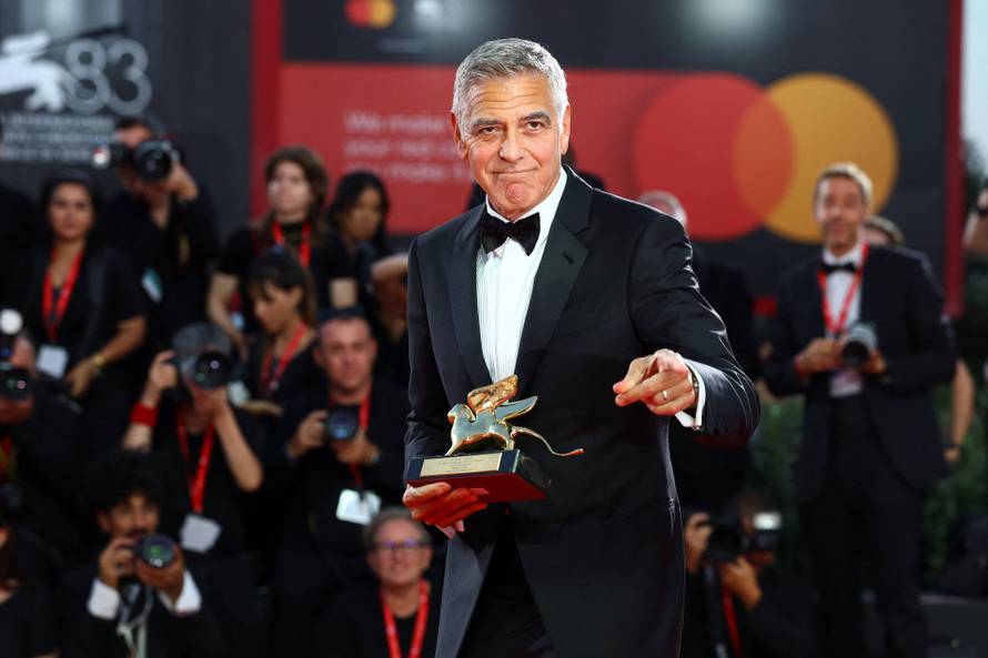 storyeditor/2026-09-03/2026-09-02t183503z-2016987045-rc26bnaq6a6k-rtrmadp-3-filmfestival-venice-george-clooney-award.jpg