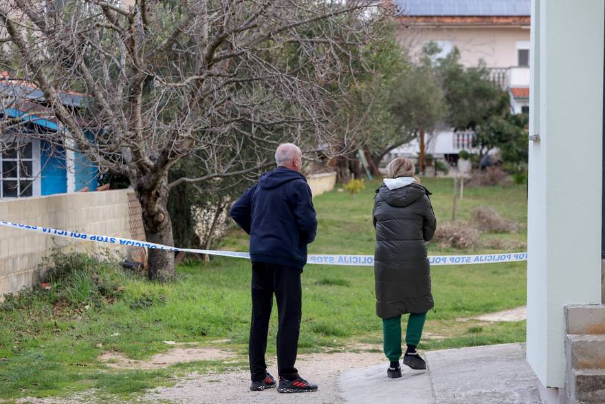 Tijela dvojice mu&scaron;karaca prona&dstrok;ena su jutros u ku&cacute;i u Suko&scaron;anu