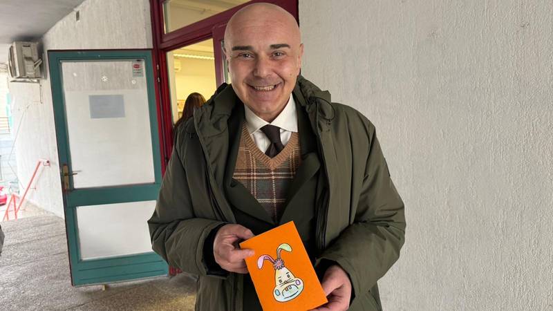 Ministar na sajmu u Zagrebu: Kupit ću si pernicu i čestitku