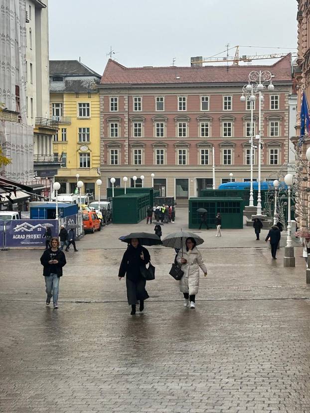 FOTO Ovo su adventske kućice na trgu, kako vam izgledaju?