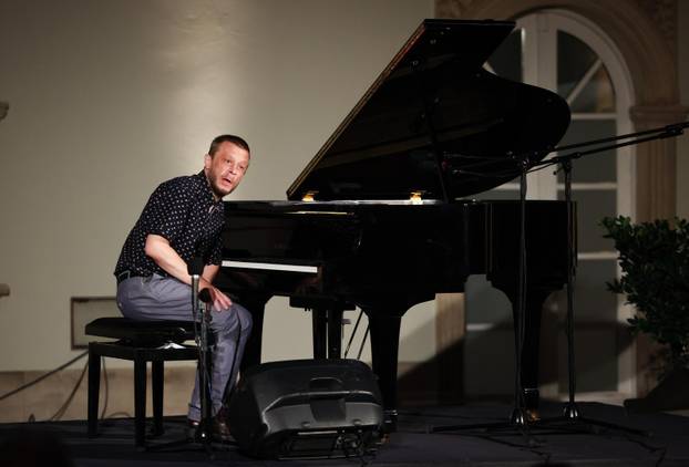 Zagreb:  Ljeto u Klovi?evim dvorima otvoreno koncertom Matije Dedi?a