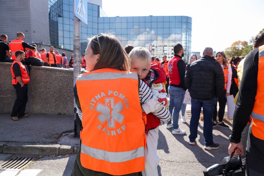 Zagreb: Prosvjed djelatnika zavoda za Hitnu medicinu