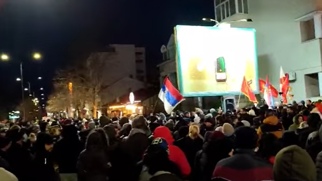 Prosvjed protiv formiranja manjinske vlade u Crnoj Gori: Pridružili se i aktualni ministri