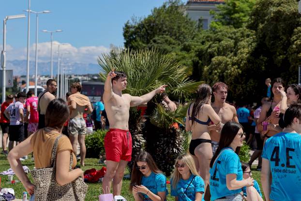 Zadar: Zadarski maturanti obilježavaju posljednji dan srednjoškolskog obrazovanja