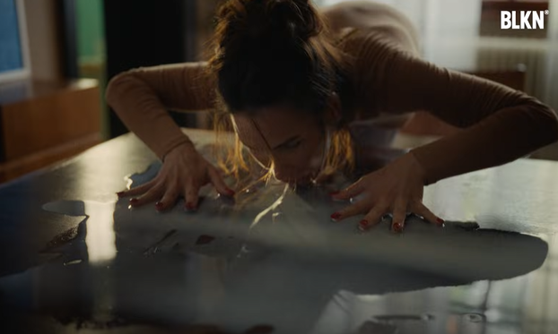 FOTO Relja i Nikolija šokirali publiku bizarnim spotom: 'Pa kao da im držimo svijeću...'