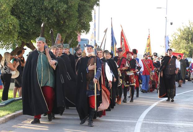 Šibenik: Nakon mimohoda otvoren je 16. Sajam u srednjovjekovnom Šibeniku