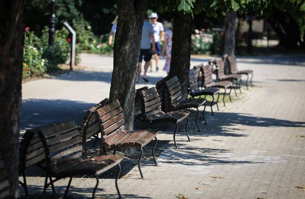 Visoke temperature ispraznile ulice Samobora