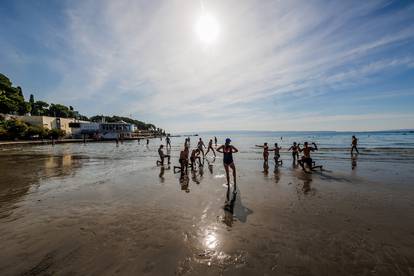 Bablje ljeto na splitskim Bačvicama