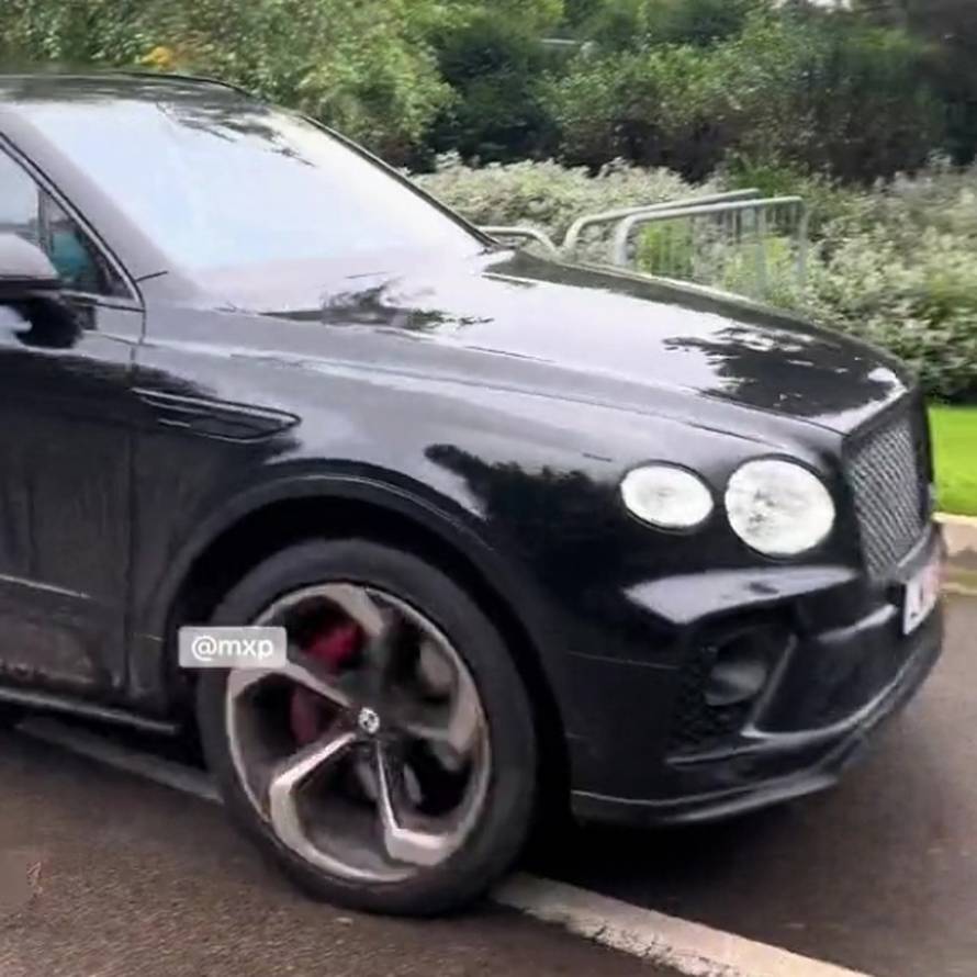 VIDEO Joško Gvardiol vozi auto star 25 godina: 'Kakav lik... A mogao bi imati koji god poželi'