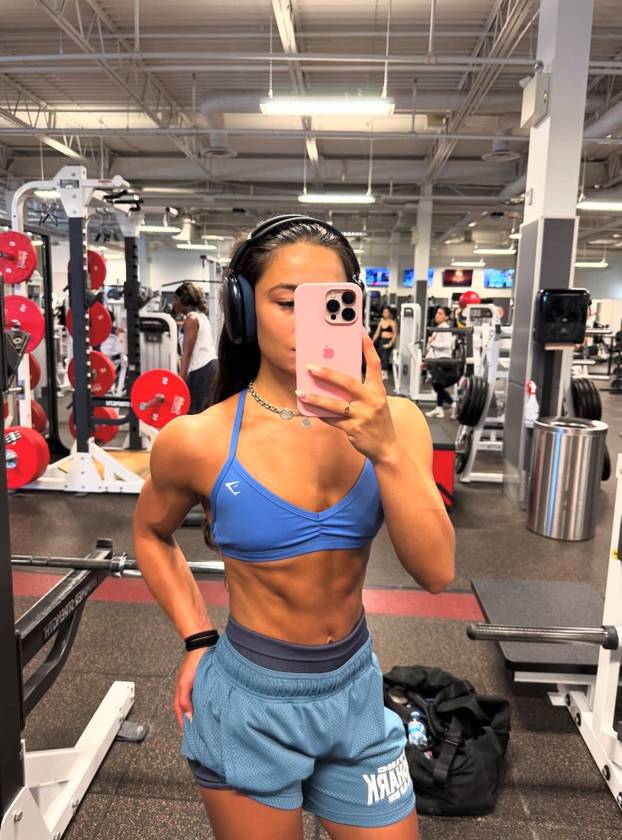 Dnevno jede oko 3000 kalorija, a tijelo joj je čista inspiracija