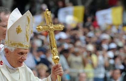 Zlostavljani muškarac tuži papu Benedikta i Vatikan