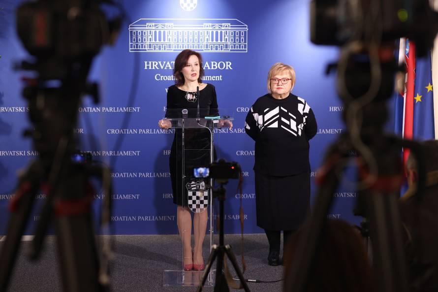 Zagreb: Anka Mrak Taritaš i Dalija Orešković o ostavci ministra Dabre