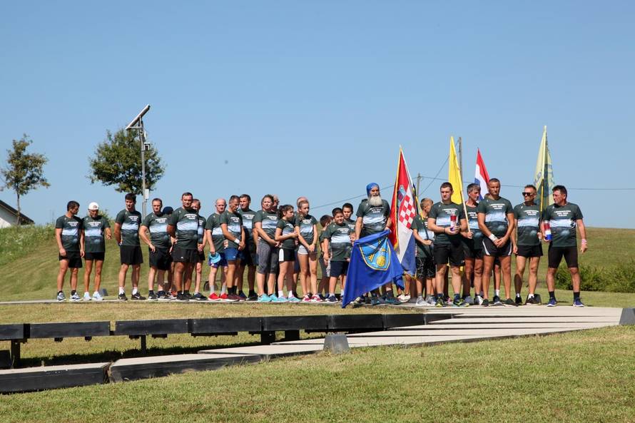 Hrvatska Kostajnica: ObiljeÅ¾avanje 28. obljetnice pogibije ratnog reportera Gordana Lederera