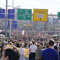 FOTO Nepregledna rijeka ljudi u Beogradu: Blokirali su ključnu cestu, pogledate ove kadrove...
