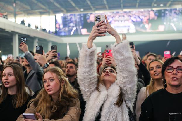 Zagreb: Popodnevni doček uz Aleksandru Prijović