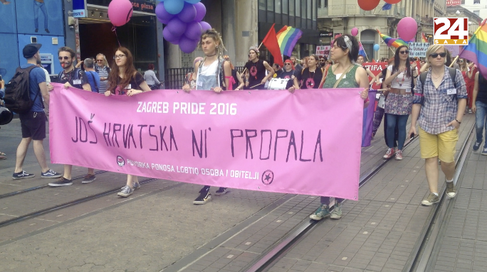 Najbolje poruke s Pridea: Ljudi, dosta je mržnje, samo se volite
