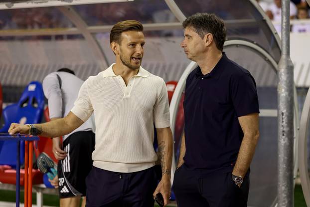 Split: Zagrijavanje igra&ccaron;a uo&ccaron;i po&ccaron;etka utakmice Hajduk - Rijeka