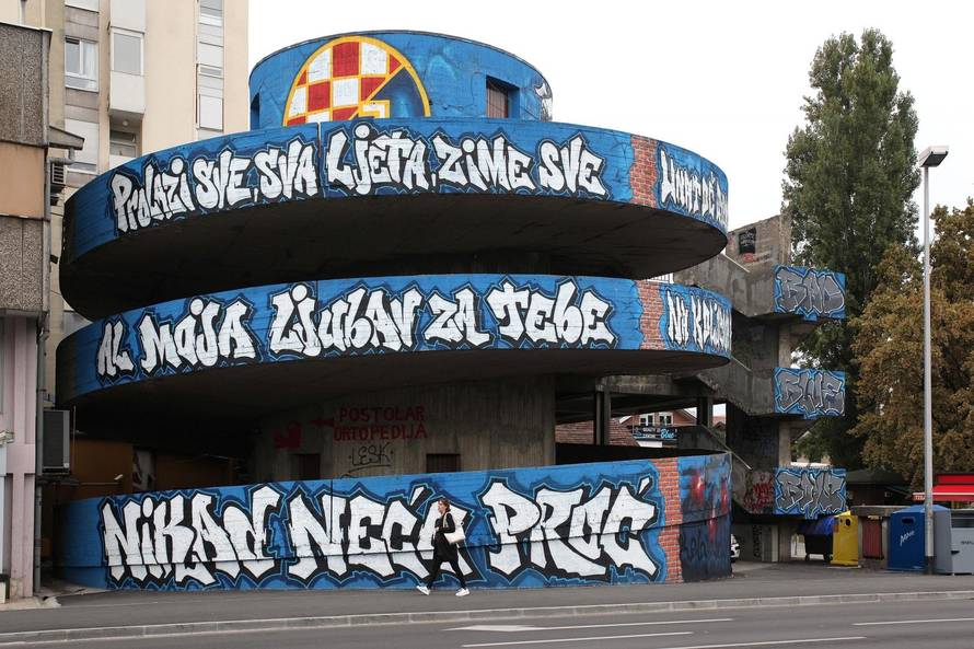 Zagreb: Murali i grafiti Bad Blue Boysa posvećeni Dinamu
