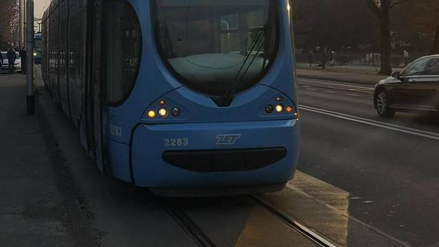 Tramvaj naletio na maloljetnicu u Zagrebu, teško je ozlijeđena