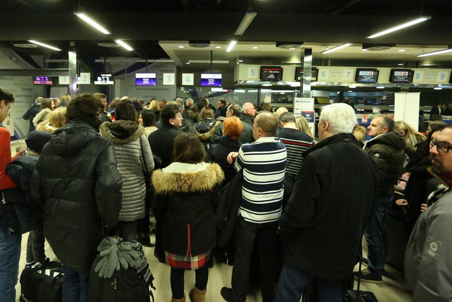 Navijači krenuli na put, s njima je i legendarni trener Pavličević