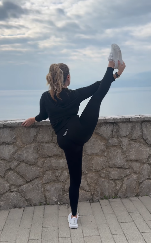 FOTO Kad se Nives Celzijus utegne u tajice i trenirku... Sad je svima pokazala fleksibilnost