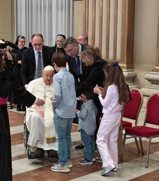 FOTO Brojni slavni Hrvati bili su s papom: Popričao s Kolindom, Modrićem, Livakovićem...