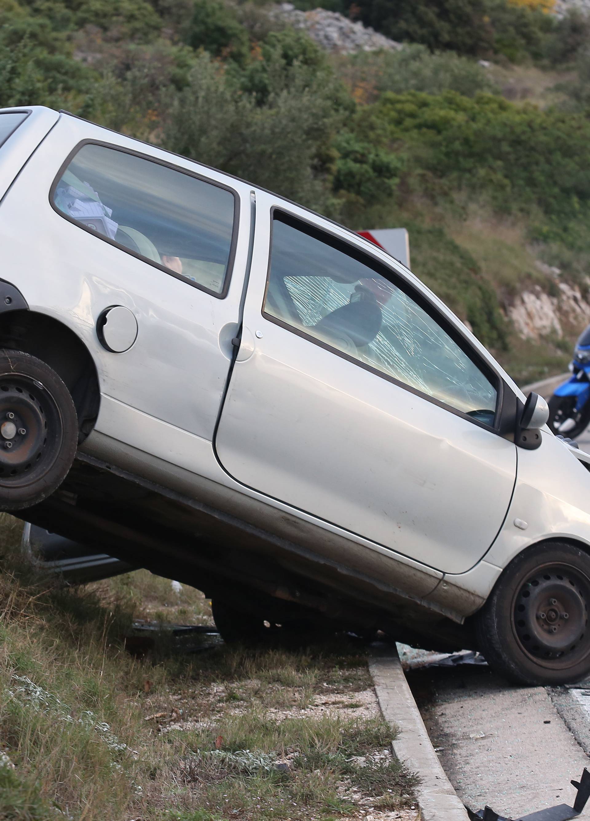 U sudaru četiri automobila kod Njivica teško ozlijeđeno dijete