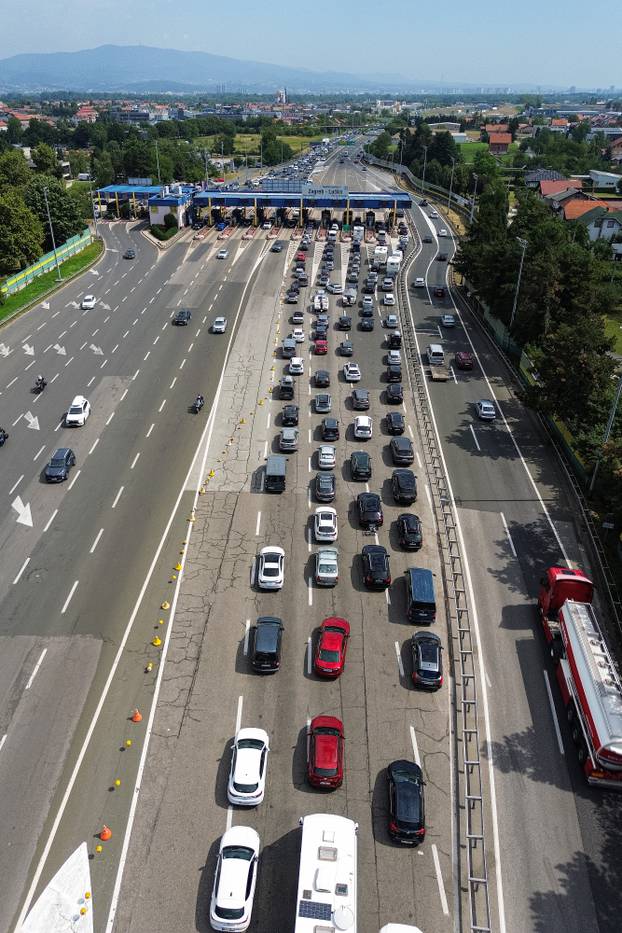 Zagreb: Snimke iz zraka kilometarskih kolona na A1