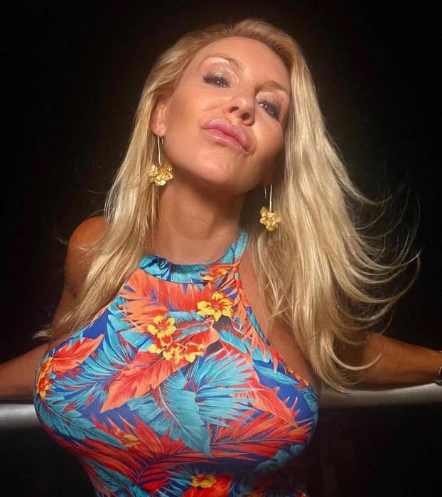 FOTO Nitko joj ne vjeruje koliko ima godina: Zapalila je internet provokativnim fotkama!