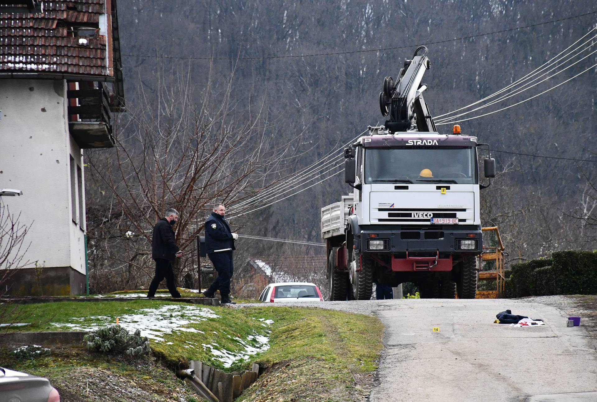 Na radnike HEP-a bacio bombu nakon što su mu došli isključiti struju