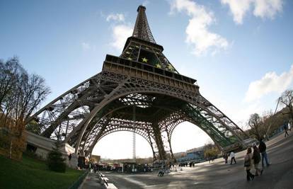 Nakon nekoliko mjeseci Eiffelov toranj napokon se opet otvara