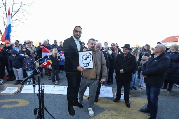 Zagreb: U organizaciji roditelja učenika osnovne škole Donji Dragonožec održan 3. bojkot nastave